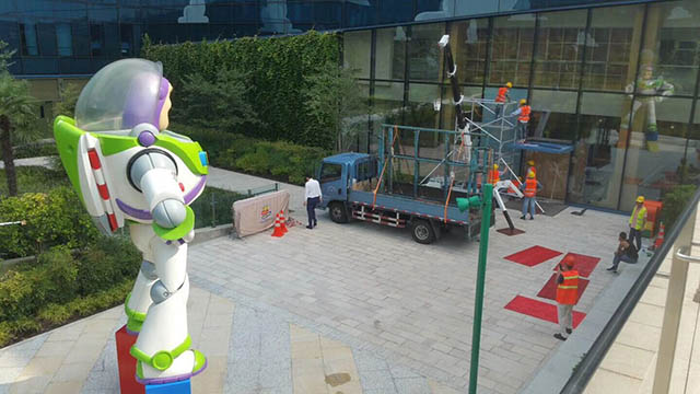 上海迪士尼玻璃幕墻安裝1.jpg